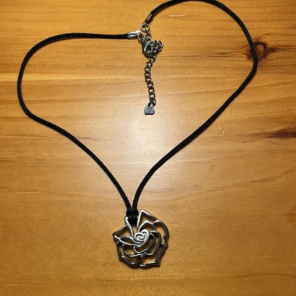 3 necklaces - Picture 3 of 4